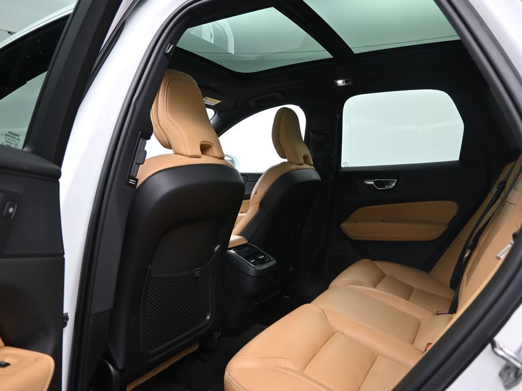 Used 2021 Volvo XC60 T5 Inscription w/ Advanced Package image 29