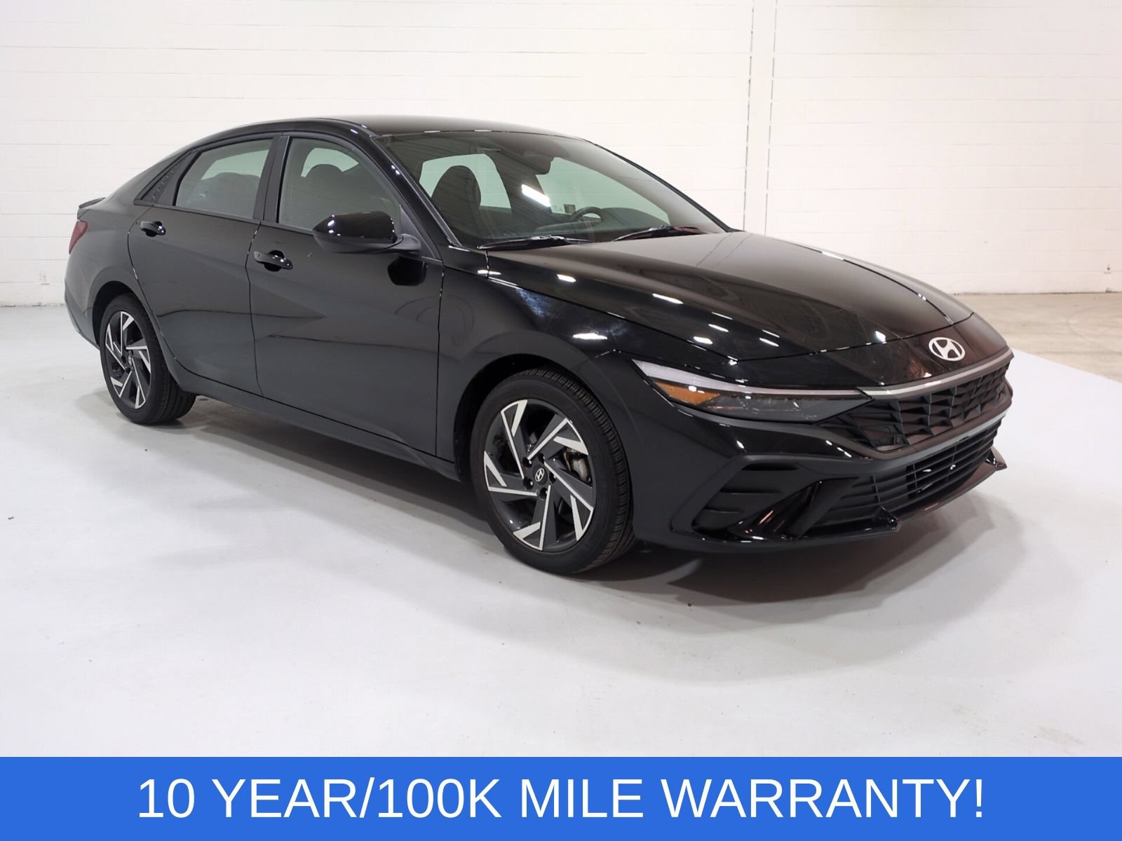 Certified 2025 Hyundai Elantra Sport FWD image 1