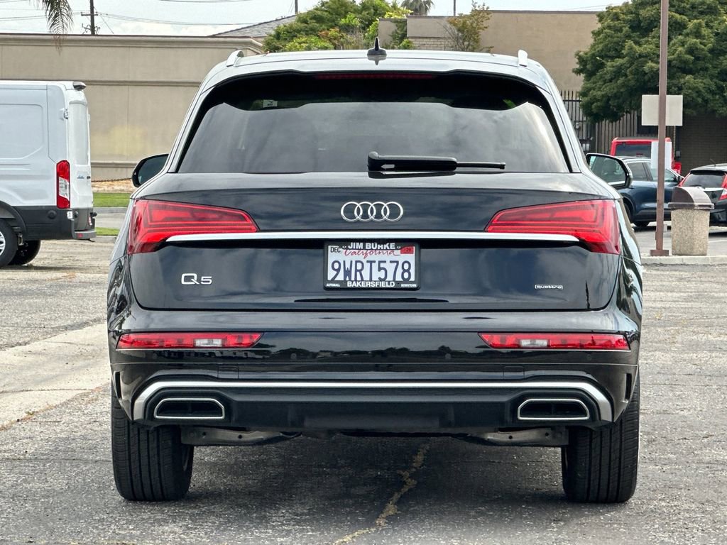 Used 2022 Audi Q5 2.0T Premium w/ Convenience Package AWD/4WD image 4