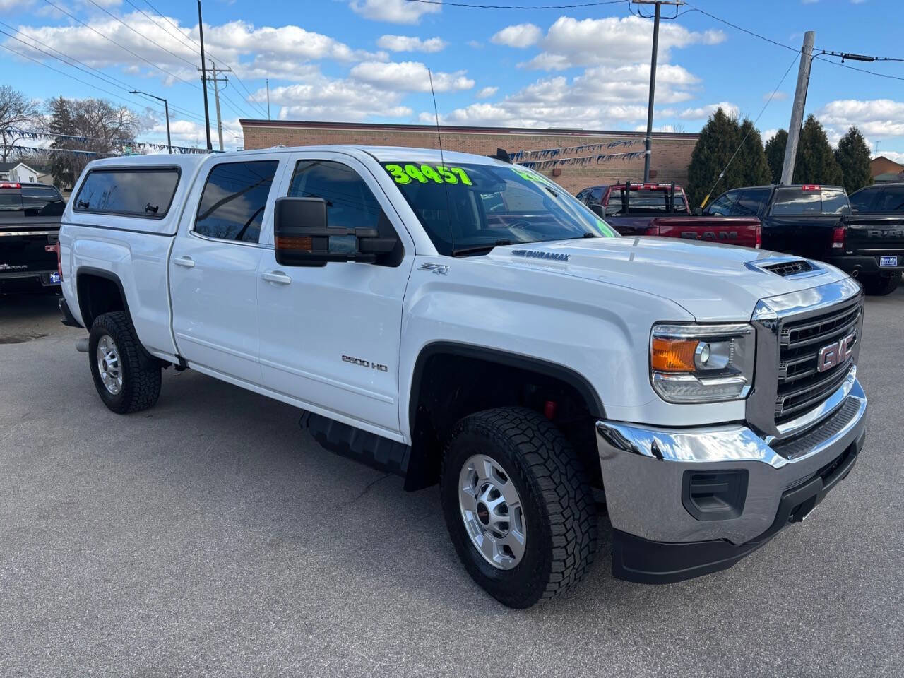 Used 2017 GMC Sierra 2500 SLE w/ Suspension Package, Off-Road AWD/4WD image 7
