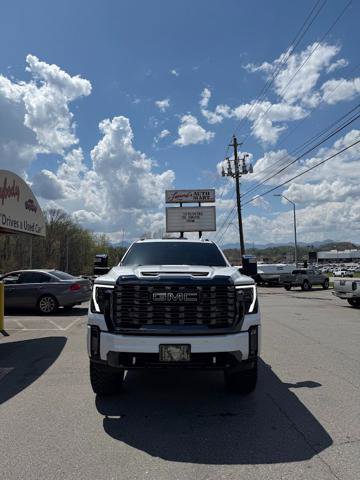 Used 2024 GMC Sierra 2500 Denali Ultimate image 2