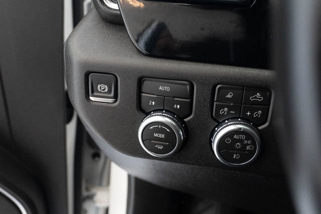 Used 2026 GMC Sierra 1500 SLT AWD/4WD image 12