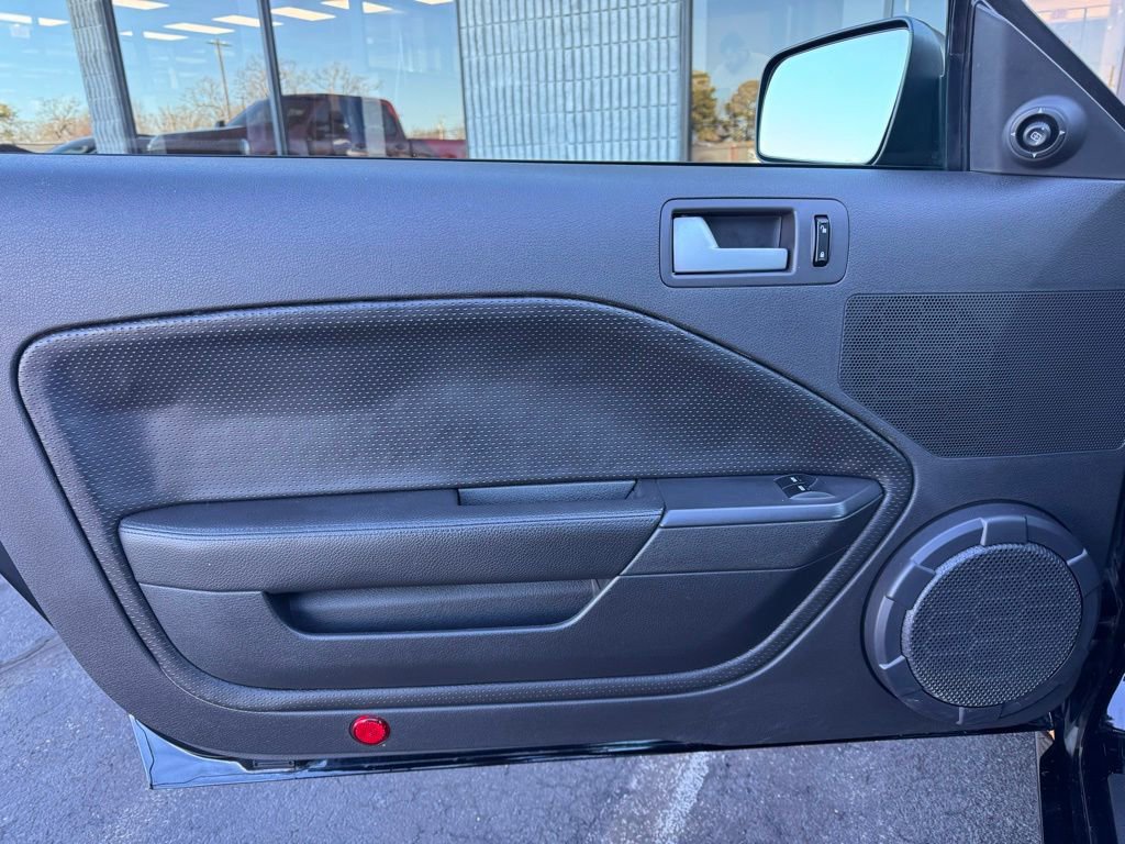 Used 2007 Ford Mustang GT image 2