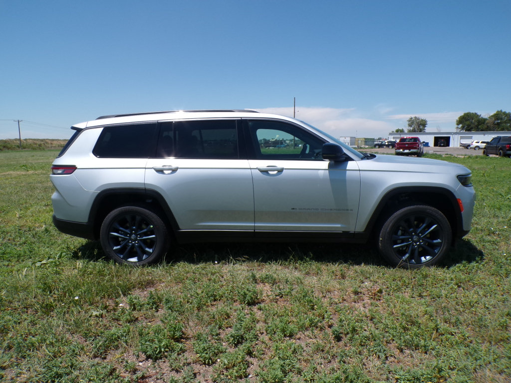 New 2026 Jeep Grand Cherokee L Limited AWD/4WD image 4