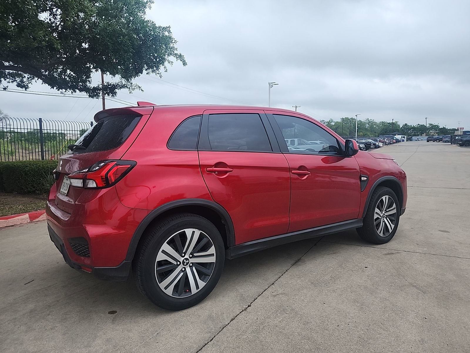 Used 2023 Mitsubishi Outlander Sport ES image 3