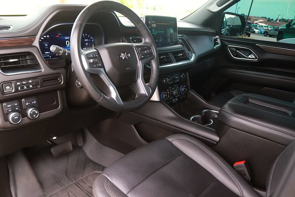Used 2023 Chevrolet Tahoe Z71 w/ Luxury Package AWD/4WD image 14