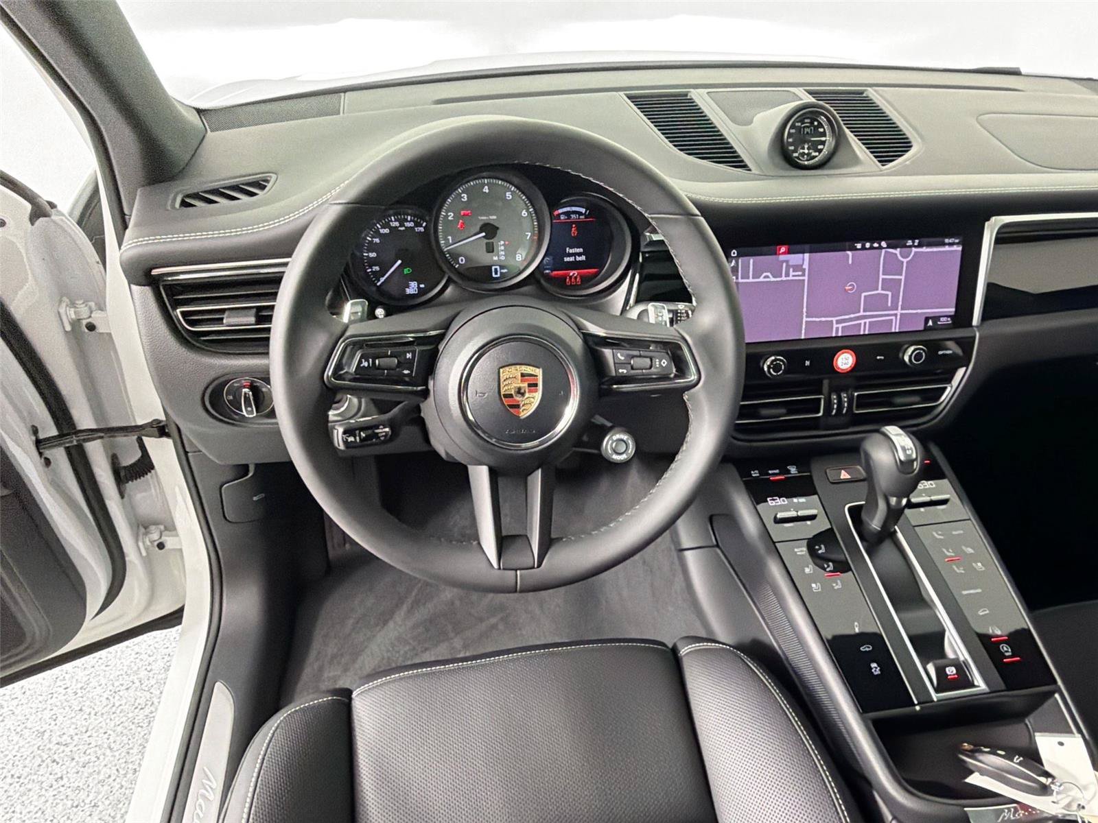 Certified 2025 Porsche Macan S AWD/4WD image 30