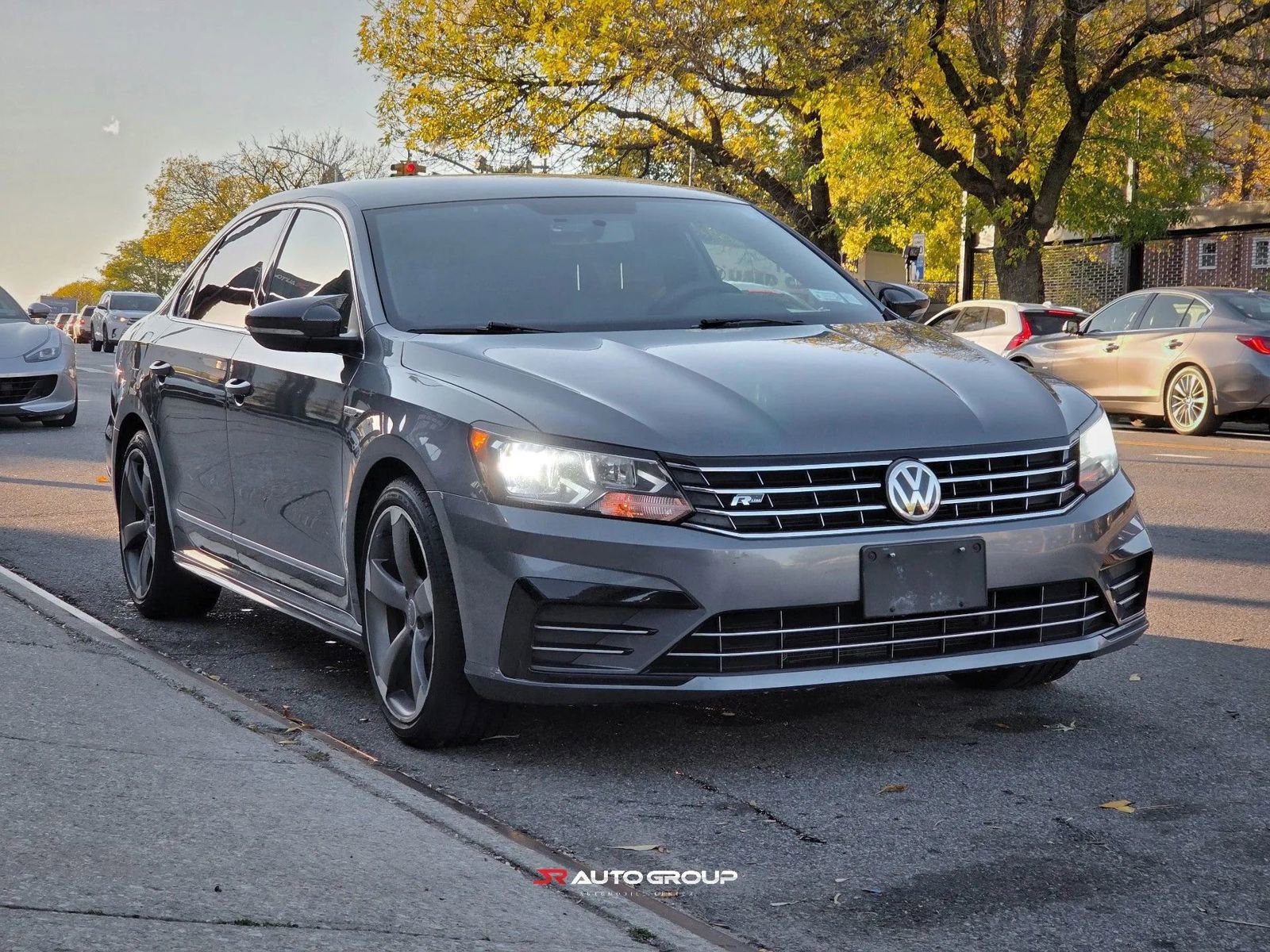 Used 2017 Volkswagen Passat 1.8T R-Line image 2