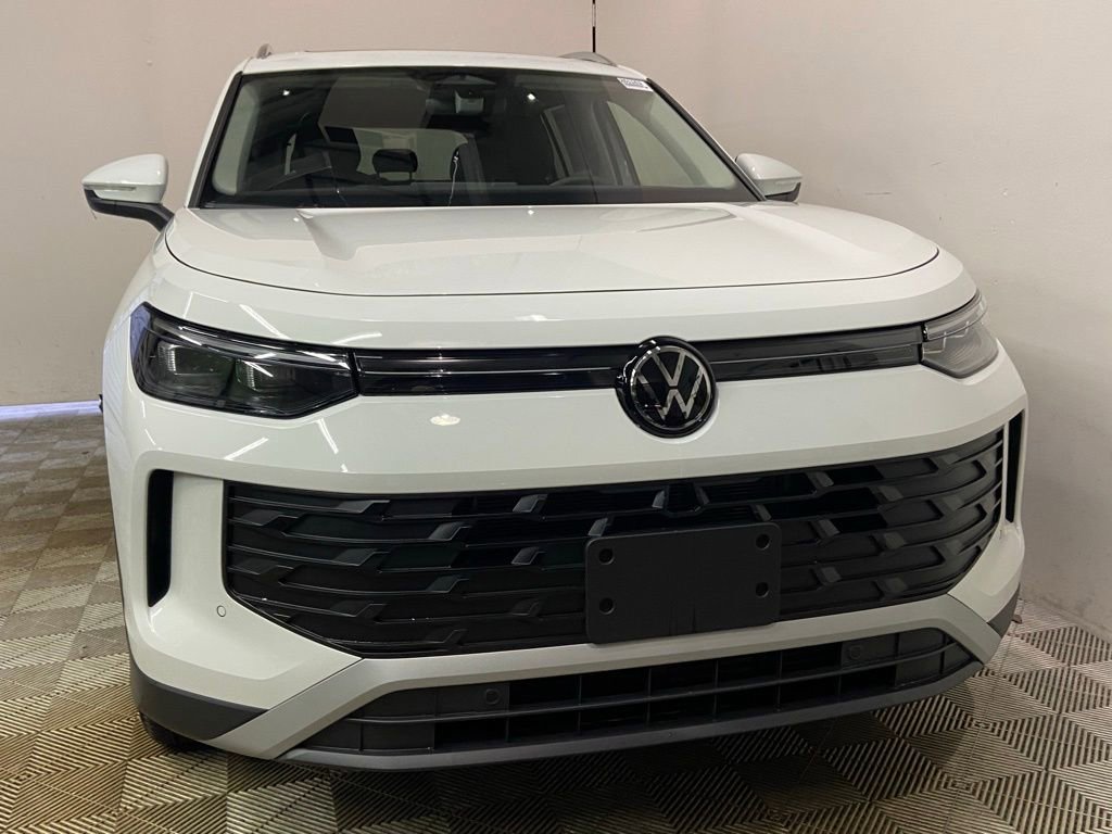 New 2026 Volkswagen Tiguan SE AWD/4WD image 2
