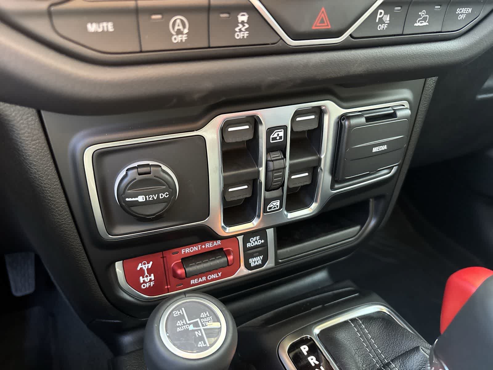 New 2026 Jeep Wrangler Unlimited Rubicon AWD/4WD image 27