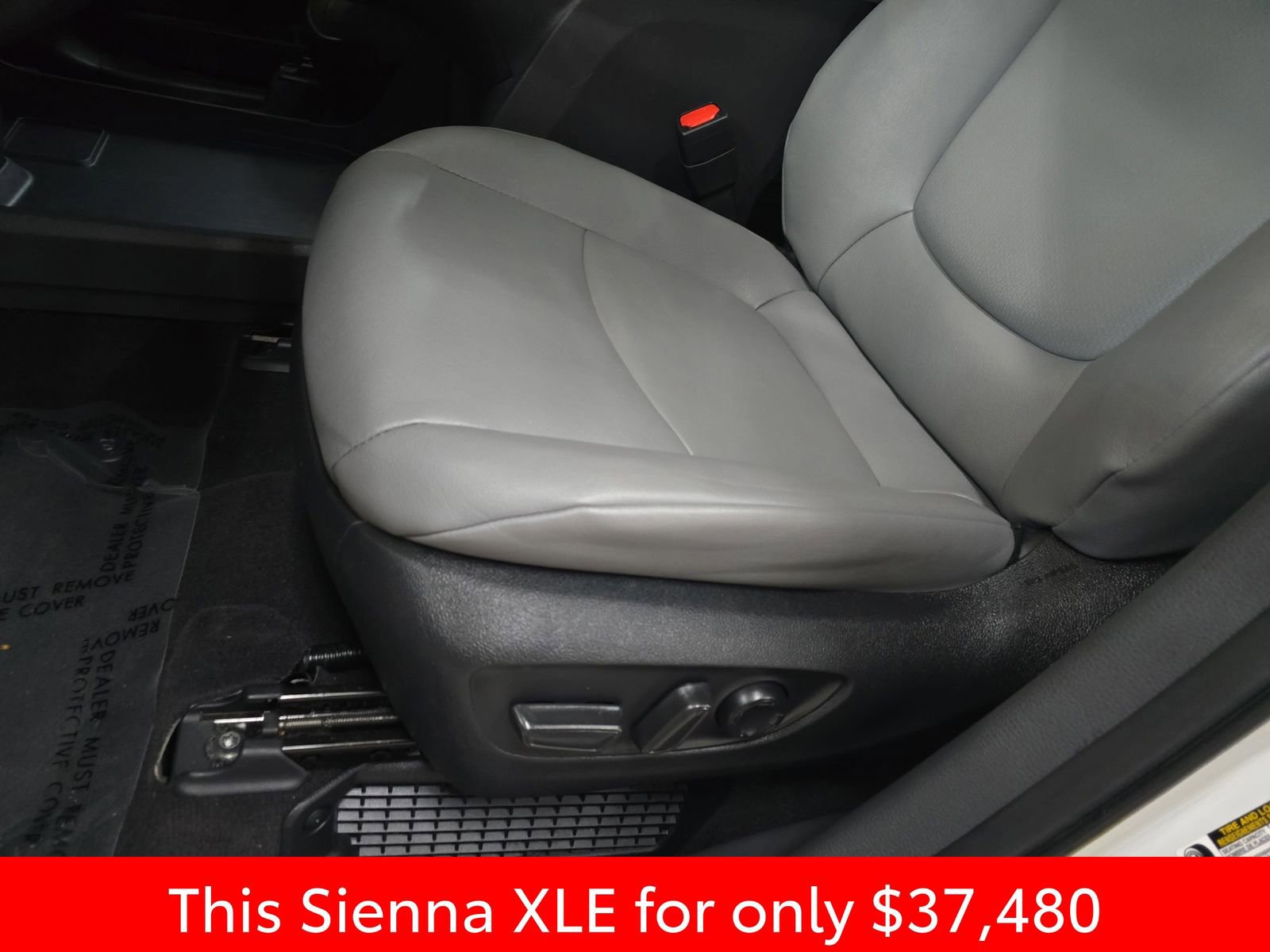 Used 2024 Toyota Sienna XLE image 36