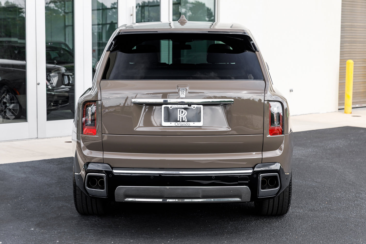 Certified 2025 Rolls-Royce Cullinan AWD/4WD image 16