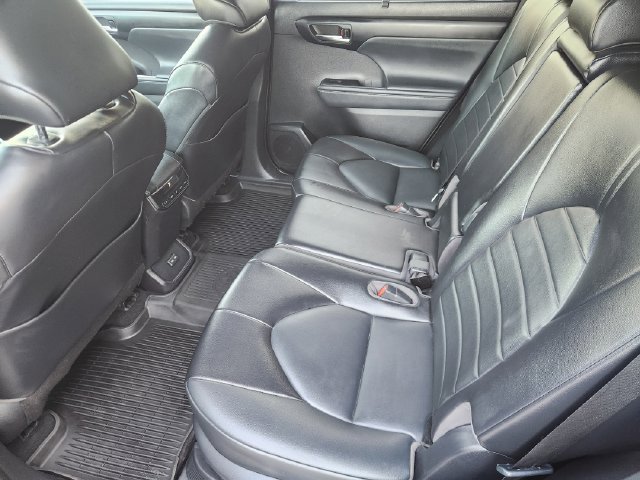 Certified 2022 Toyota Highlander XLE AWD/4WD image 24