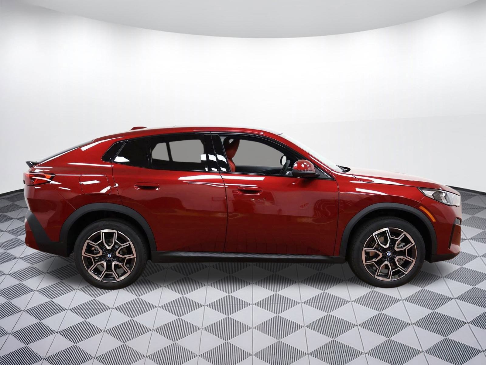 Used 2025 BMW X2 xDrive28i w/ Convenience Package image 6