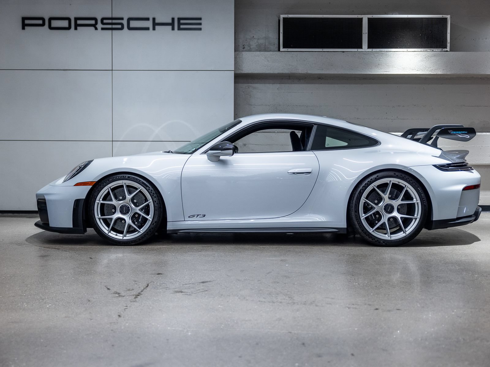 Certified 2025 Porsche 911 GT3 RWD image 2