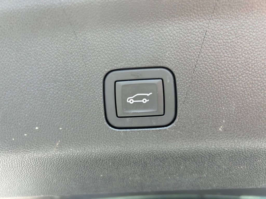 Used 2025 GMC Yukon XL AT4 Ultimate w/ LPO, AT4 Appearance Package AWD/4WD image 49