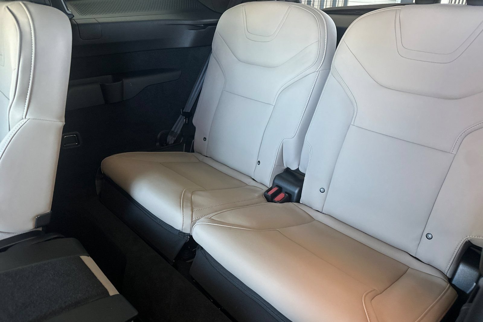 New 2026 Volvo EX90 Plus AWD/4WD image 14