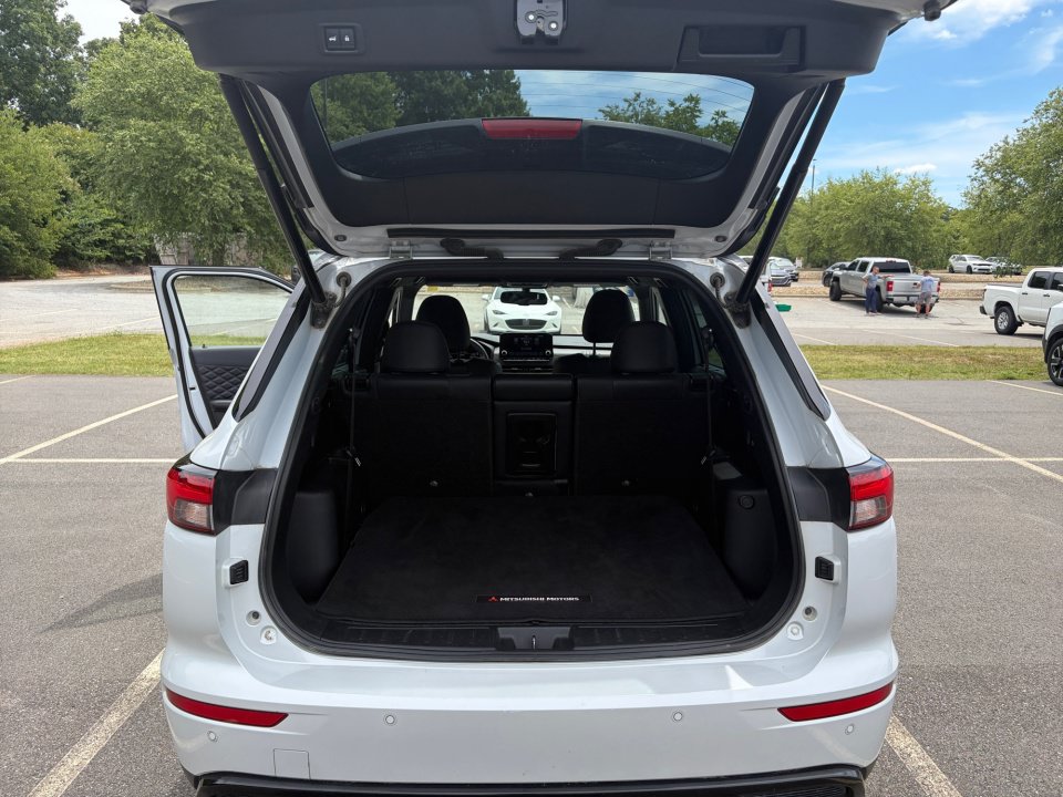 Used 2023 Mitsubishi Outlander SEL AWD/4WD image 19