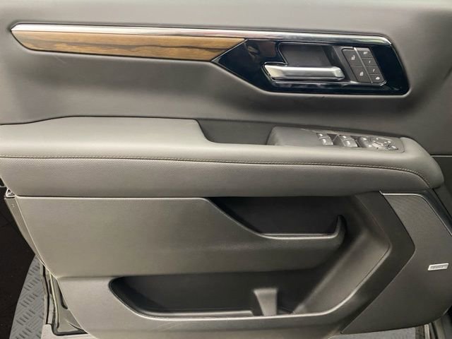 New 2026 Chevrolet Suburban High Country image 19