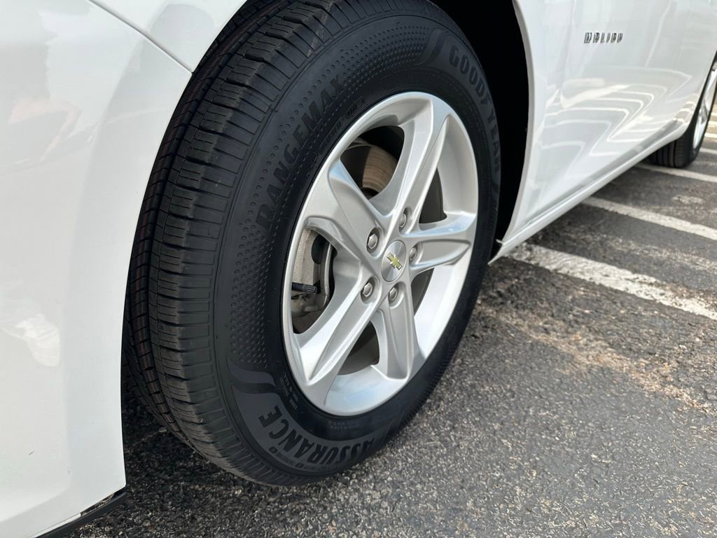 Used 2019 Chevrolet Malibu LS w/ LPO, Convenience Package 1 image 9