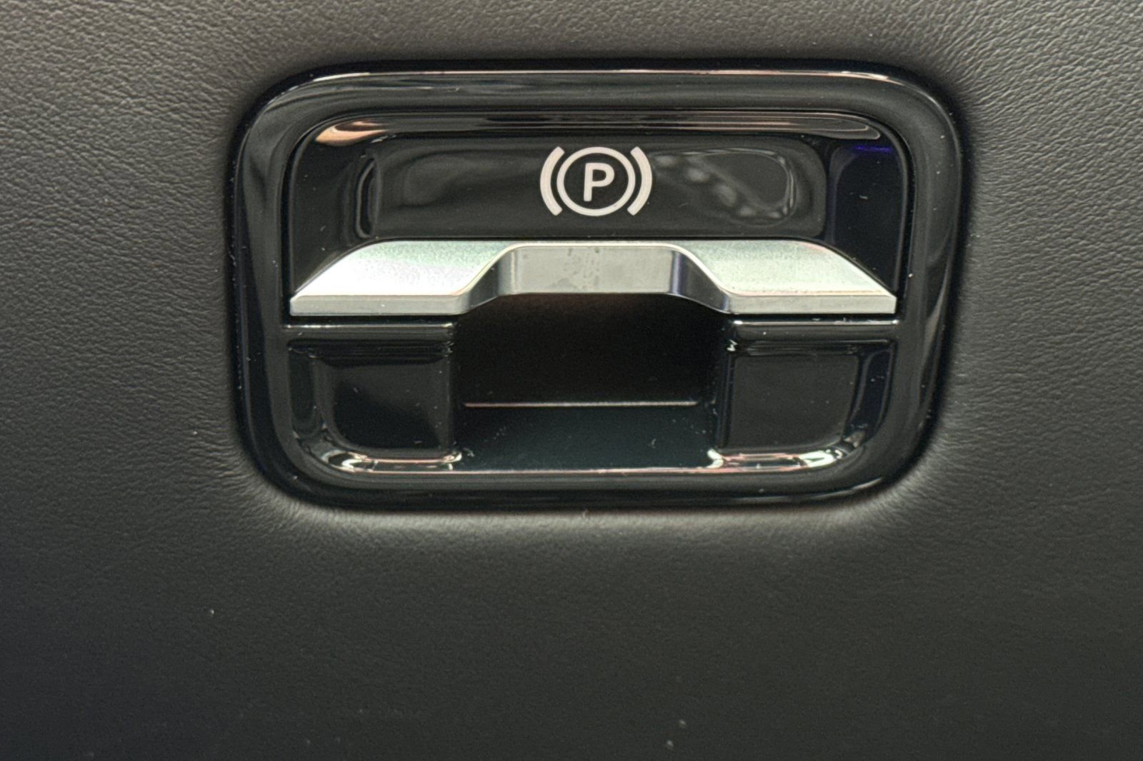 Used 2024 Mercedes-Benz S 580e 4MATIC Sedan image 31