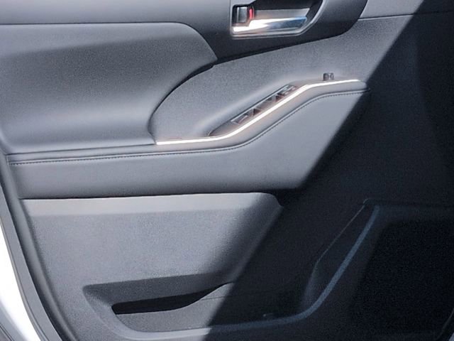 Certified 2026 Toyota Highlander XLE image 16