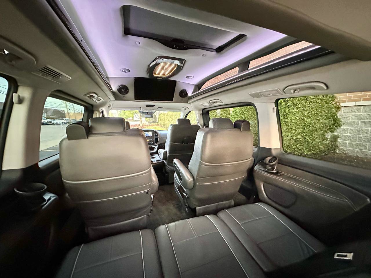 Used 2018 Mercedes-Benz Metris Passenger image 31