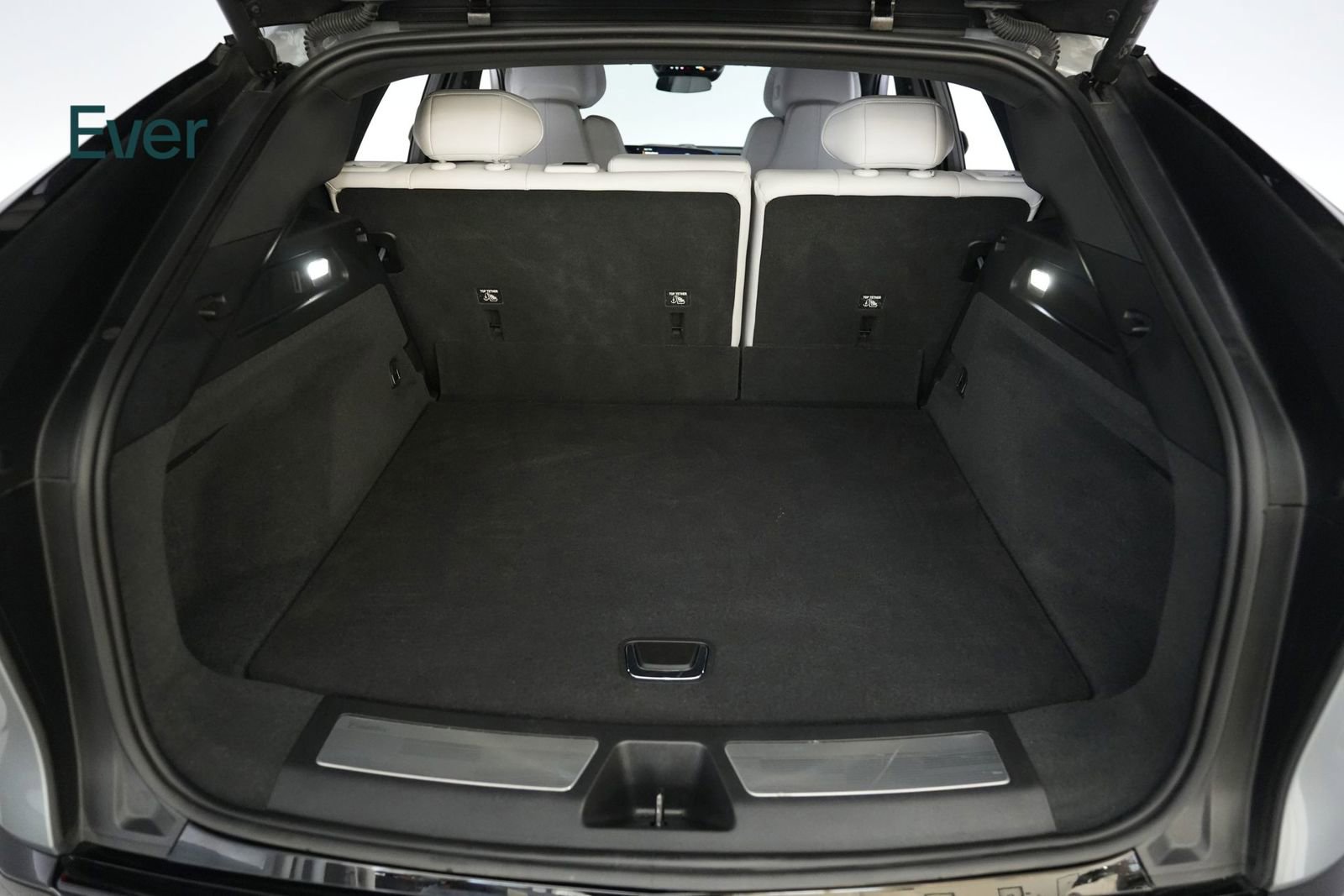 Used 2024 Cadillac Lyriq Sport w/ LPO, Floor Liner Package AWD/4WD image 8