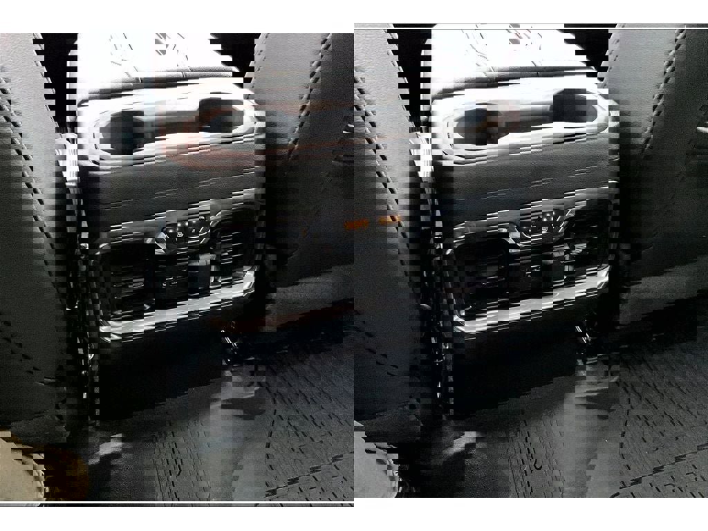 Used 2019 GMC Sierra 1500 SLT w/ SLT Premium Plus Package image 25