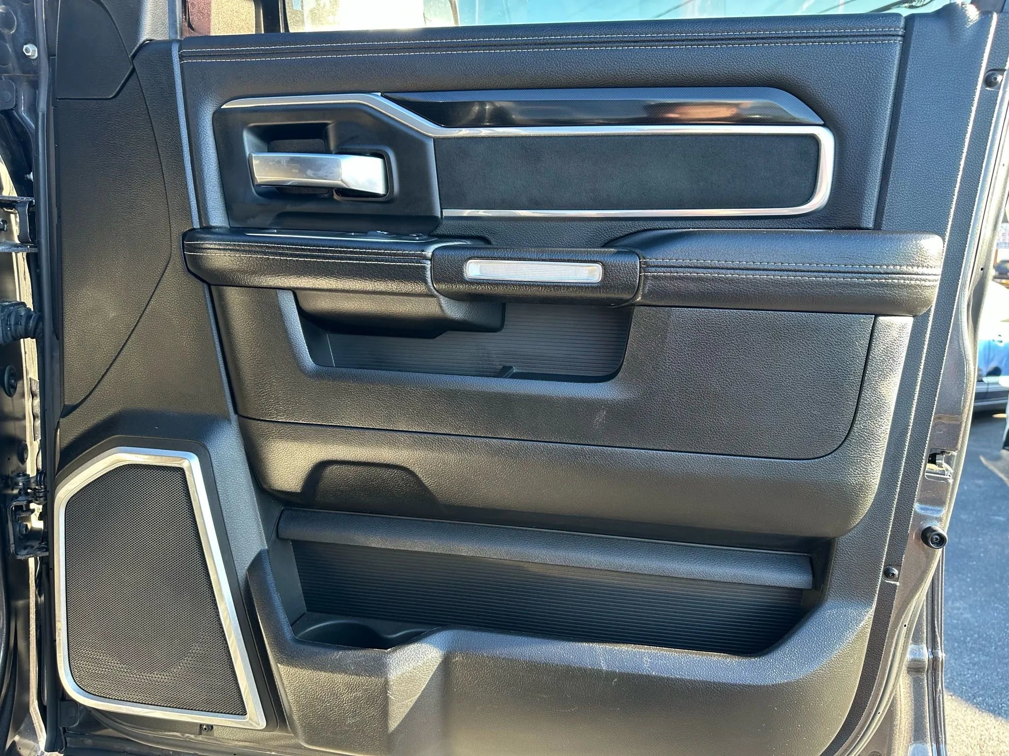 Used 2019 RAM 2500 Laramie image 31