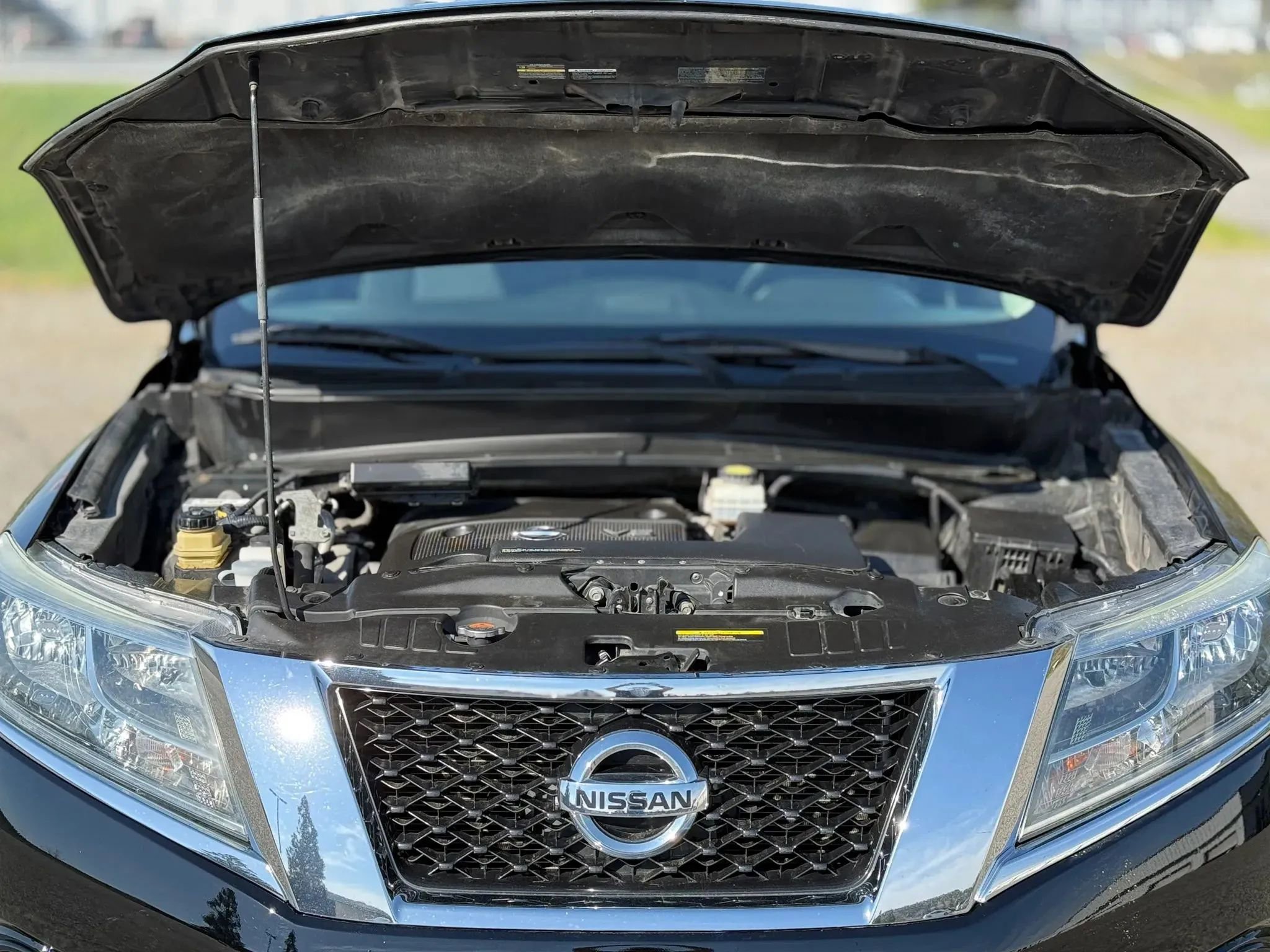 Used 2013 Nissan Pathfinder SV image 31