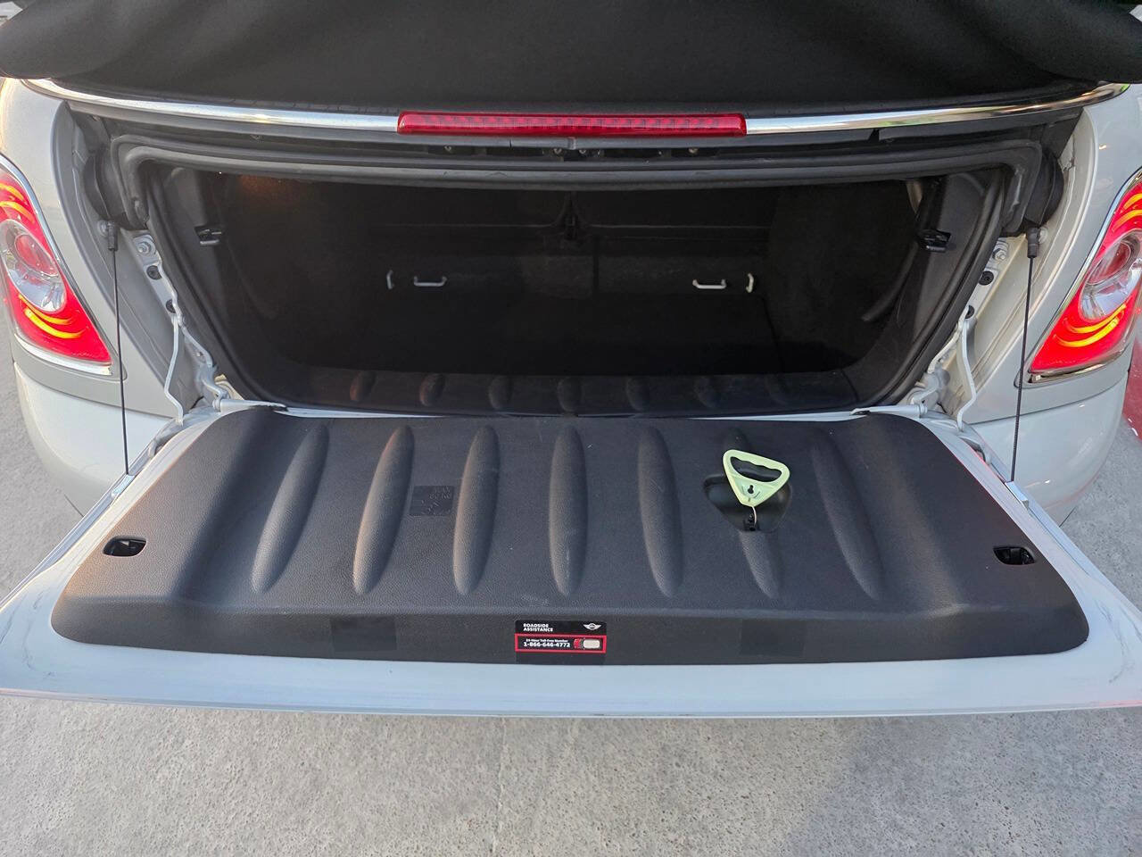 Used 2011 MINI Cooper Convertible w/ Premium Pkg image 44