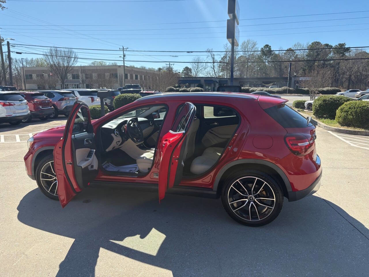 Used 2020 Mercedes-Benz GLA 250 image 4