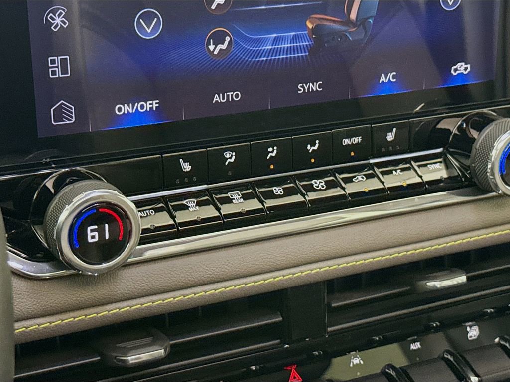 Used 2024 Chevrolet Colorado ZR2 w/ Technology Package image 22