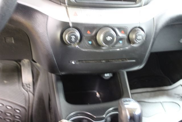 Used 2016 Dodge Journey SXT w/ Comfort/Convenience Group FWD image 19