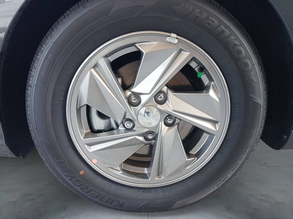 New 2026 Hyundai Elantra SE FWD image 14