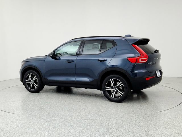 New 2026 Volvo XC40 B5 Core w/ Climate Package image 7