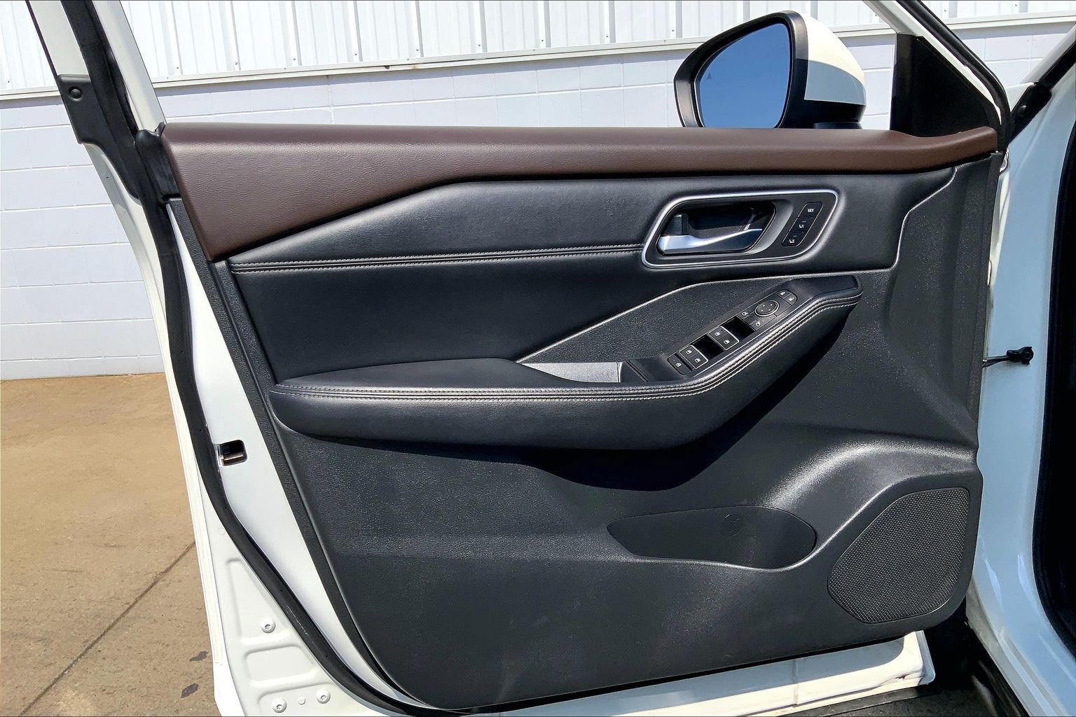 Used 2021 Nissan Rogue SL AWD/4WD image 28