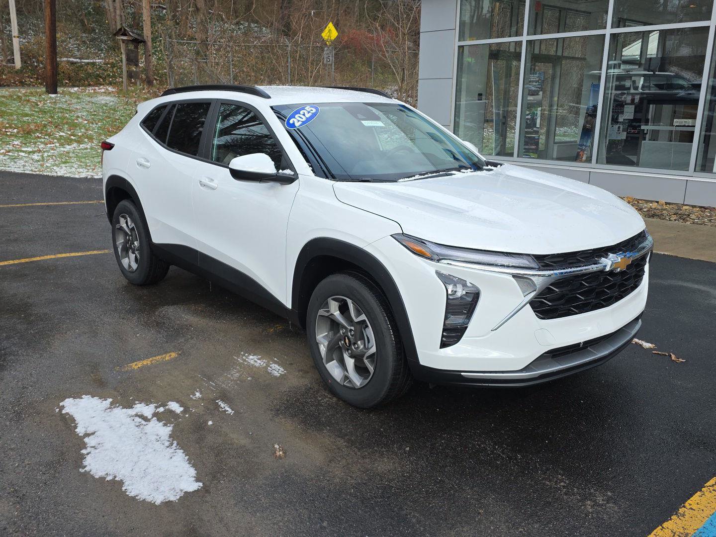 New 2025 Chevrolet Trax LT w/ Driver Confidence Package image 2