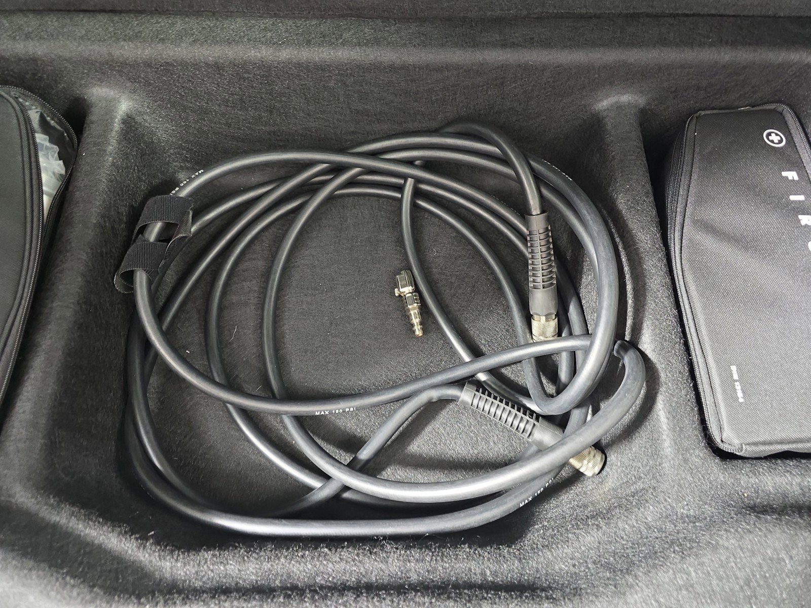 Used 2024 Rivian R1S Adventure AWD/4WD image 34