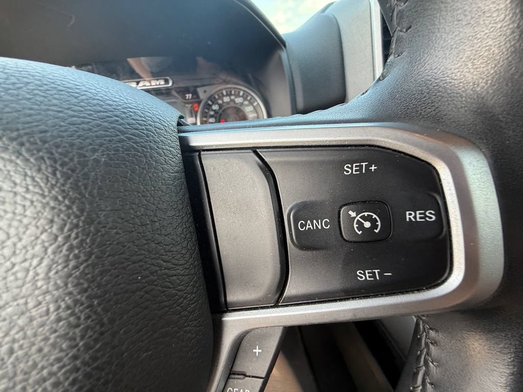 Used 2022 RAM 1500 Big Horn AWD/4WD image 16