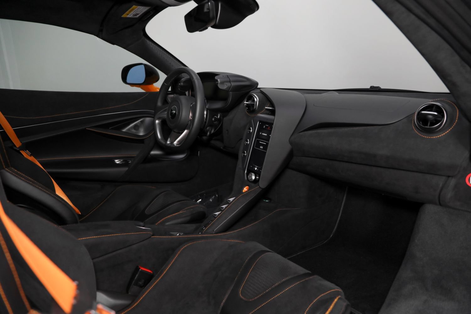 Used 2026 McLaren 750S Spider RWD image 31