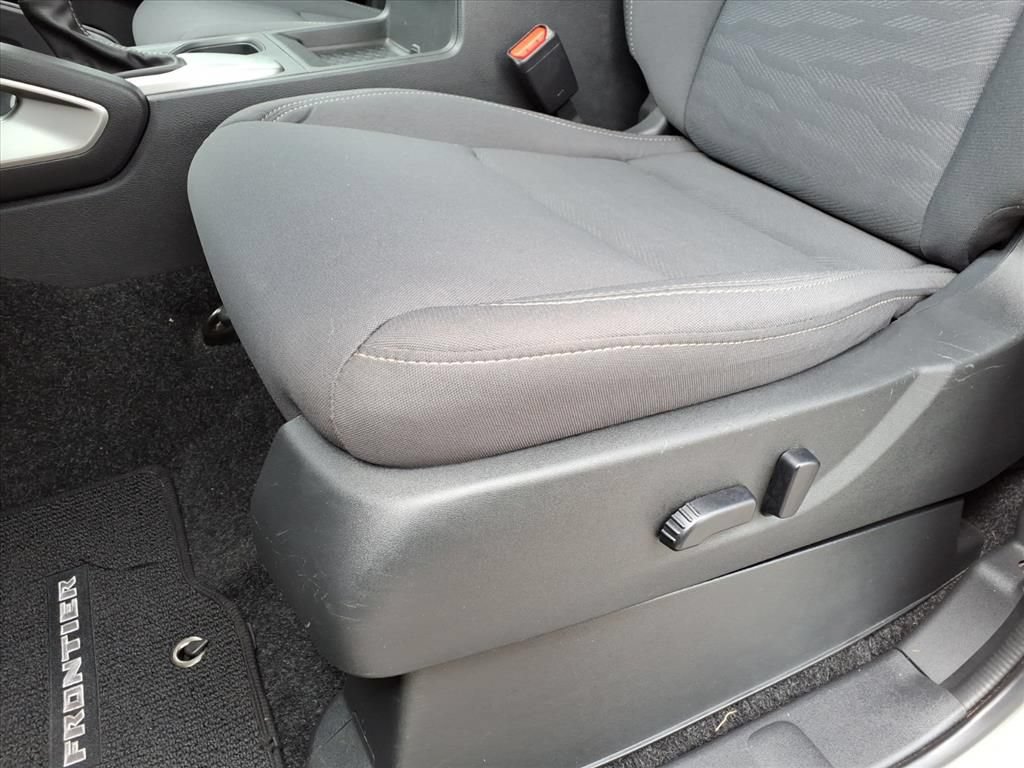 Used 2023 Nissan Frontier SV AWD/4WD image 18