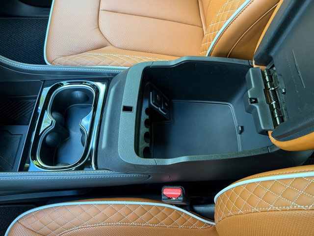 New 2026 Chrysler Pacifica Pinnacle w/ Trailer Tow Group image 39