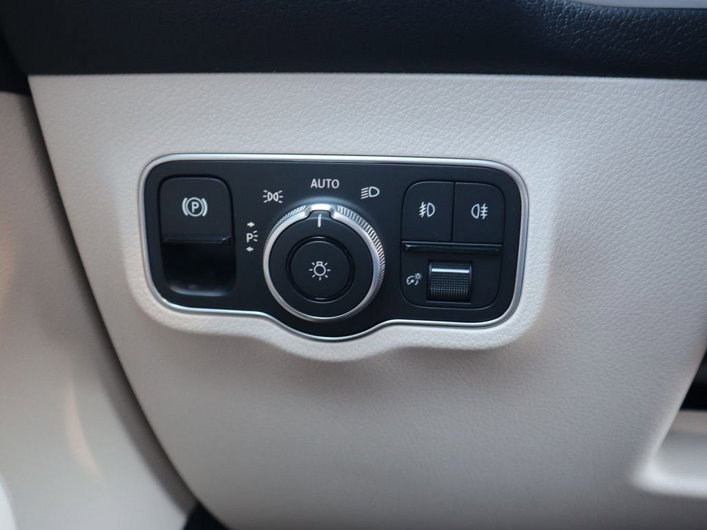 New 2026 Mercedes-Benz GLB 250 4MATIC image 20