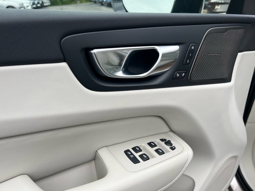 New 2027 Volvo XC60 B5 Ultra AWD/4WD image 10