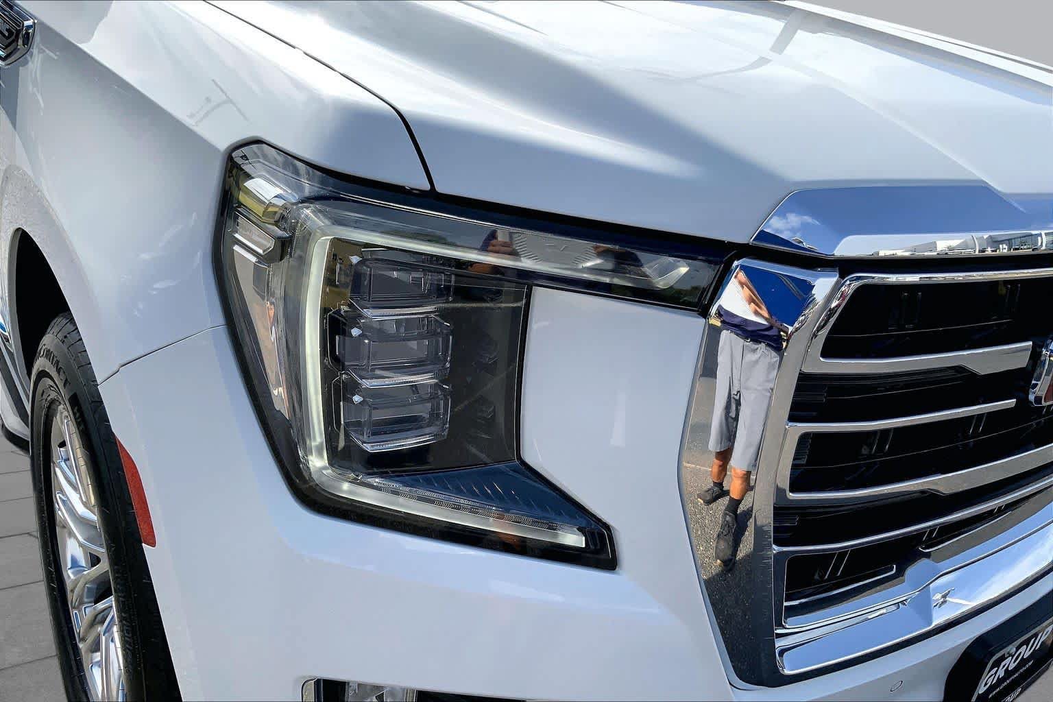 Used 2023 GMC Yukon SLT AWD/4WD image 28