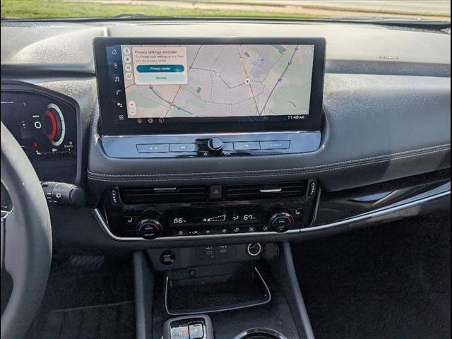 Used 2025 Nissan Rogue SL image 9