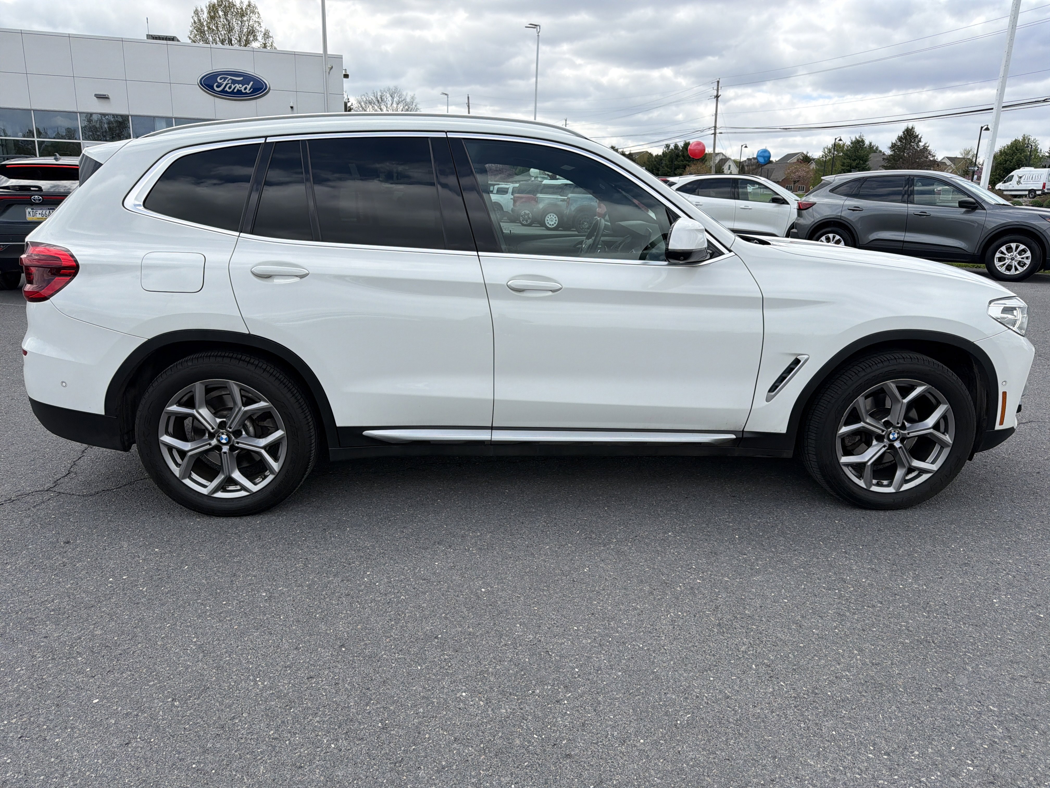 Used 2021 BMW X3 xDrive30i w/ Premium Package image 2