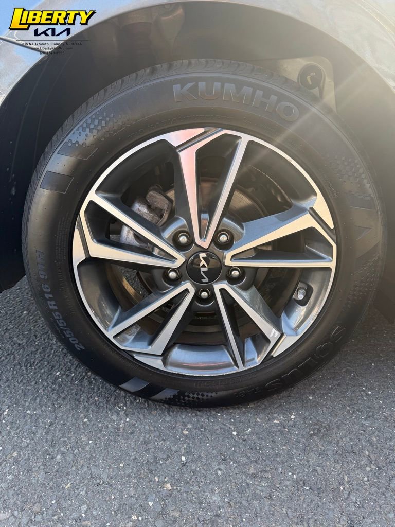 Used 2023 Kia Forte LXS image 16